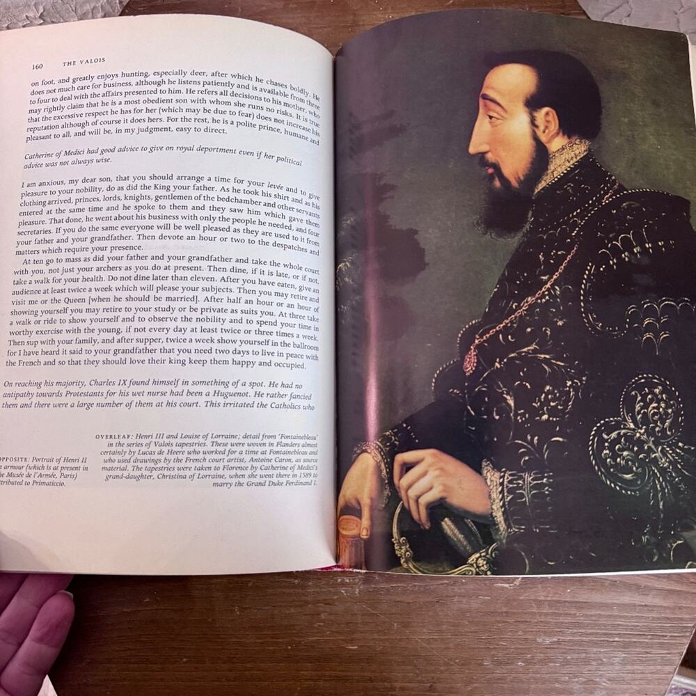 Vintage 1976 Fleur de Lys French Kings & Queens Hardcover Book - Picture 9 of 9